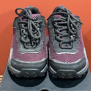 Bass Outdoor women’s sneaker new in box size 6